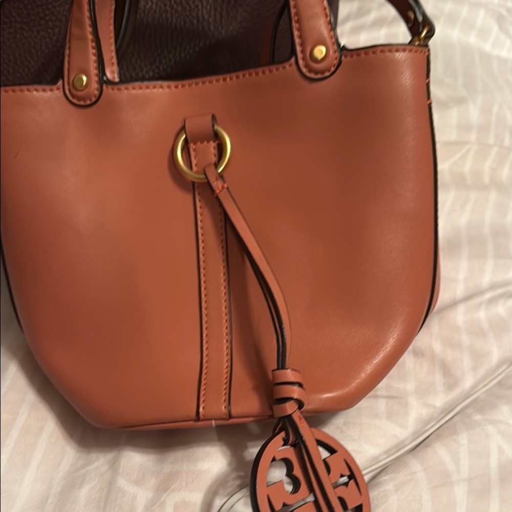 Elegant Tan Leather Tote Bag